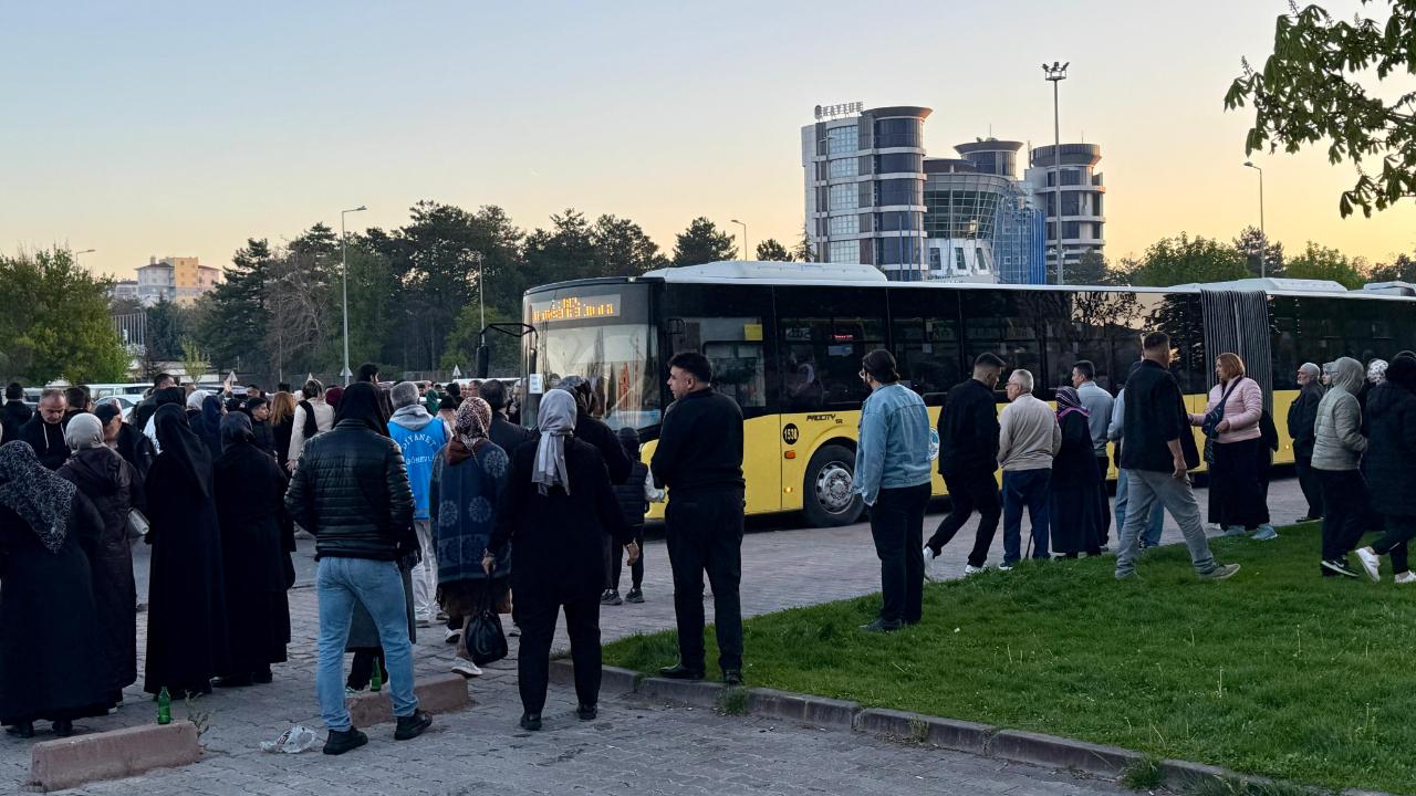 Kayseri’den ilk Hac kafilesi dualarla uğurlandı