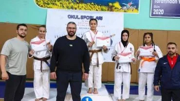 Kayserili 2 judocudan madalya