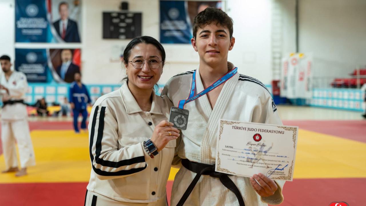 Kayserili judocu Türkiye ikincisi oldu
