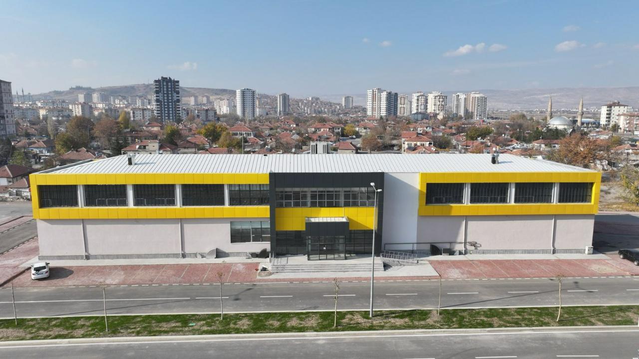 Kocasinan Belediyesi, Yunusemre Mahallesi'ndeki sosyal tesisi hizmete açtı