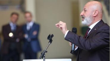 “Kocasinan Belediyesi’nde her bir çalışanın sendikası Ahmet Çolakbayrakdar’dır”