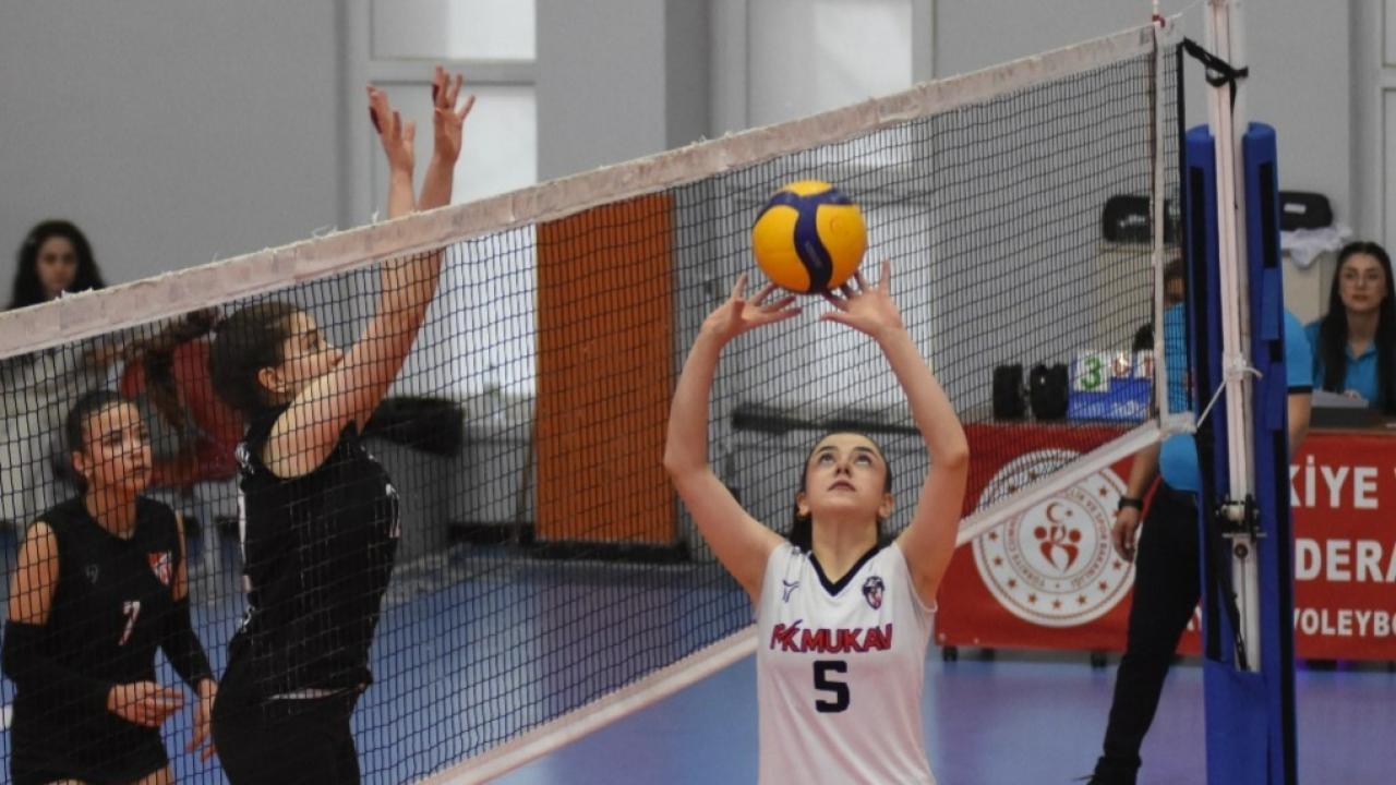 KVK Voleybol Kulübü grup maçlarına galibiyetle başladı