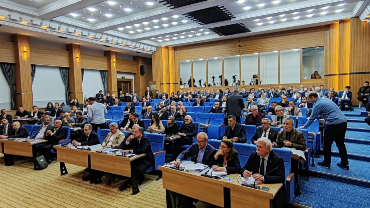 Meclis'te Büyükkılıç ile Koç arasında gerginlik