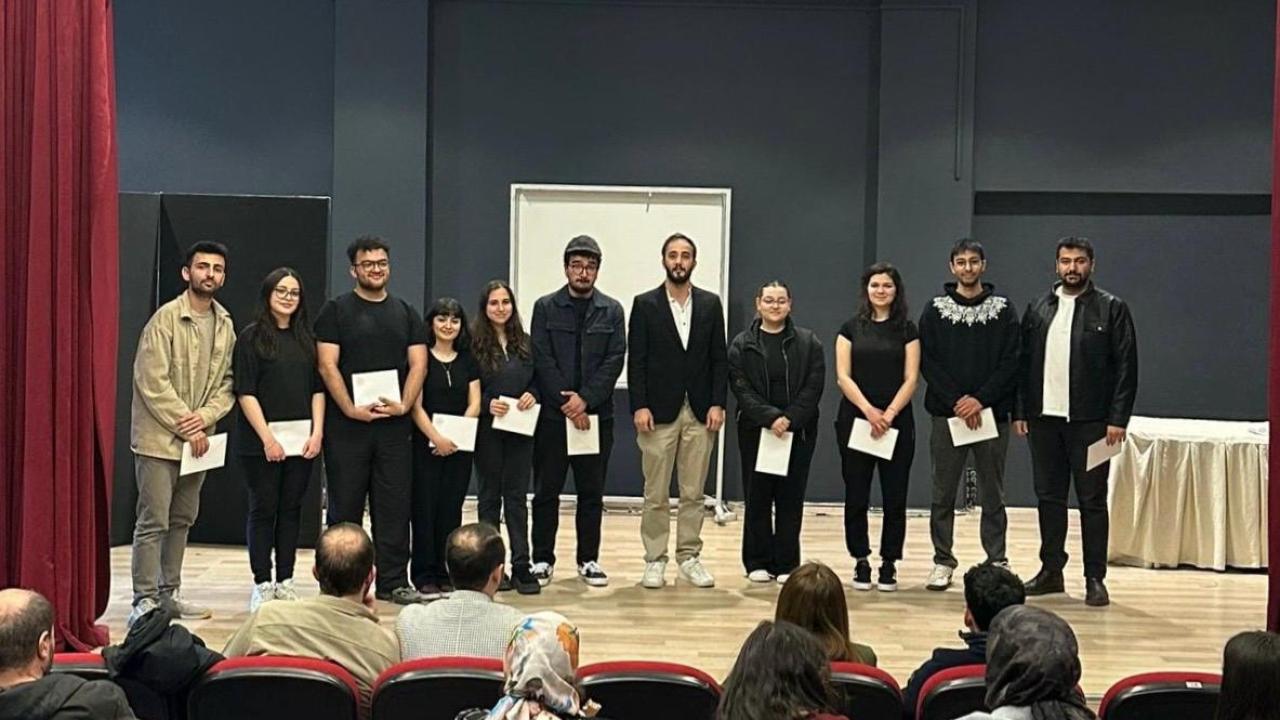NNYÜ tiyatro topluluğu Kayseri birincisi oldu