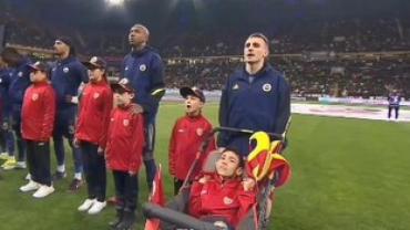 Serebral Palsi hastası Yavuz'un hayali Fenerbahçe maçında gerçek oldu
