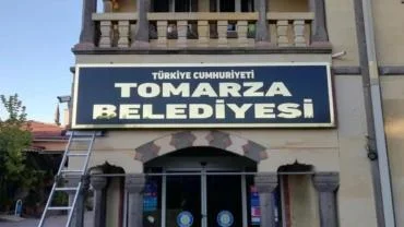 Tomarza'da iki meclis üyesi istifa etti