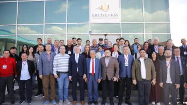 Türkmen ve Rus işadamları KUMSMALL'da