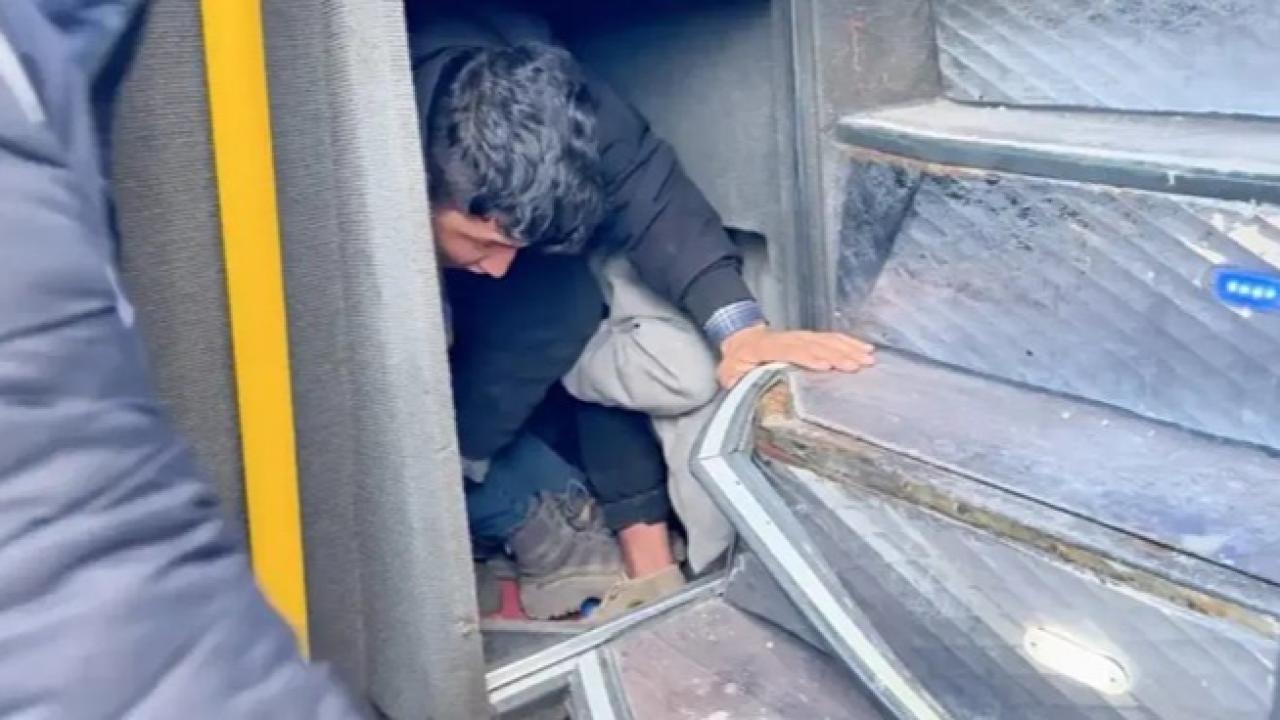 Yozgat'ta otobüsten 53 kaçak göçmen çıktı