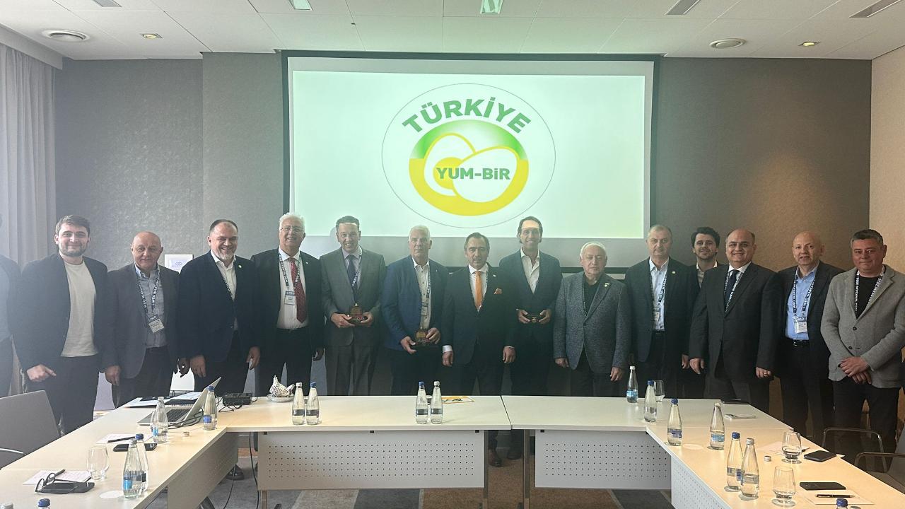 YUM-BİR'den Varşova çıkarması