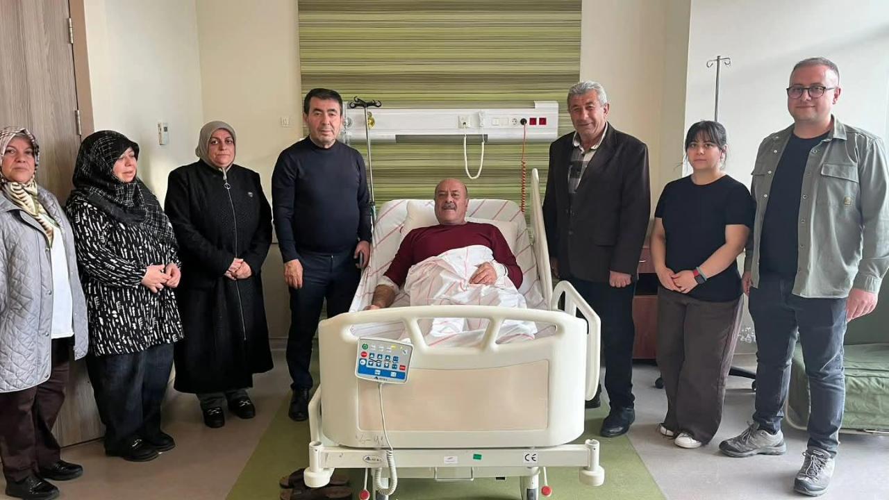 Başkan Metin rahatsızlanan şehit babasını ziyaret etti