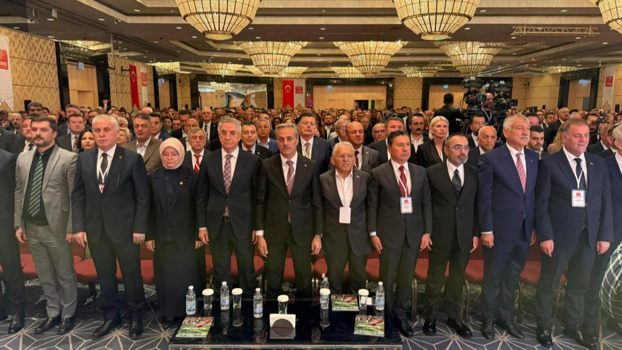 Belediyeler Birliği seçimlerinde gerginlik; Memduh Başkan arada kaldı