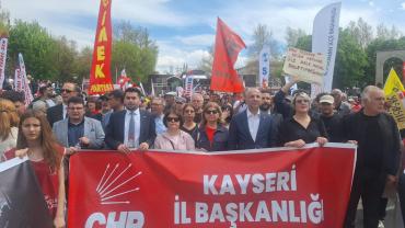 CHP Milletvekili Genç 1 Mayıs kutlamalarına katıldı
