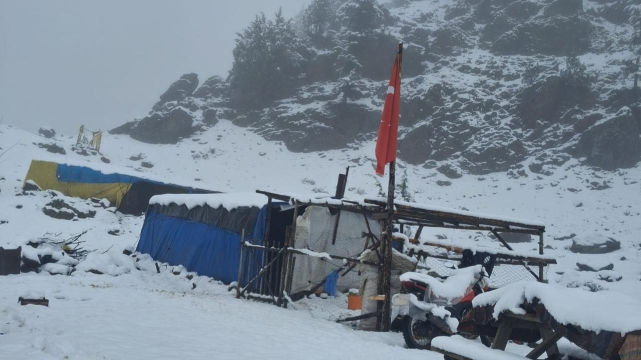 Erciyes'e ve Yahyalı'ya kar yağdı