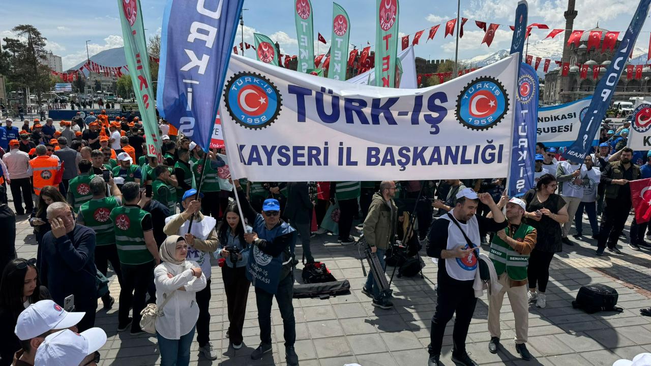 Kayseri'de Türk-İş'ten 1 Mayıs kutlaması