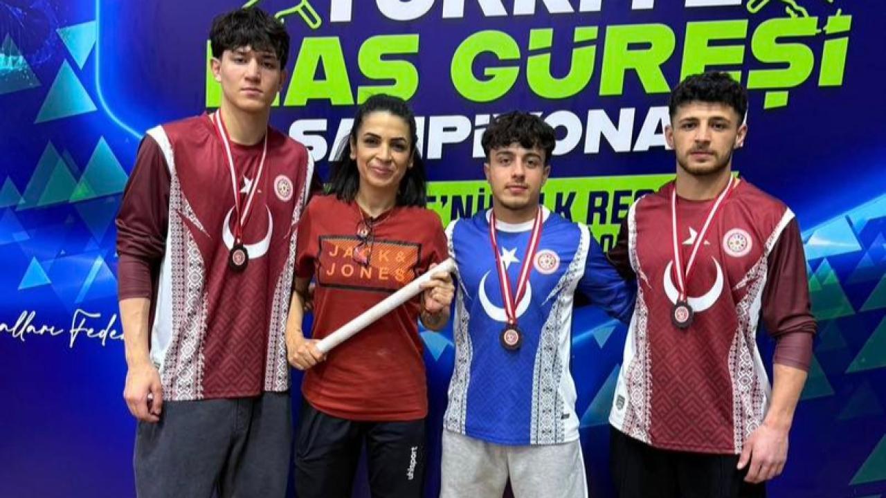 Kayseri’ye Mas Güreşinde 3 bronz madalya