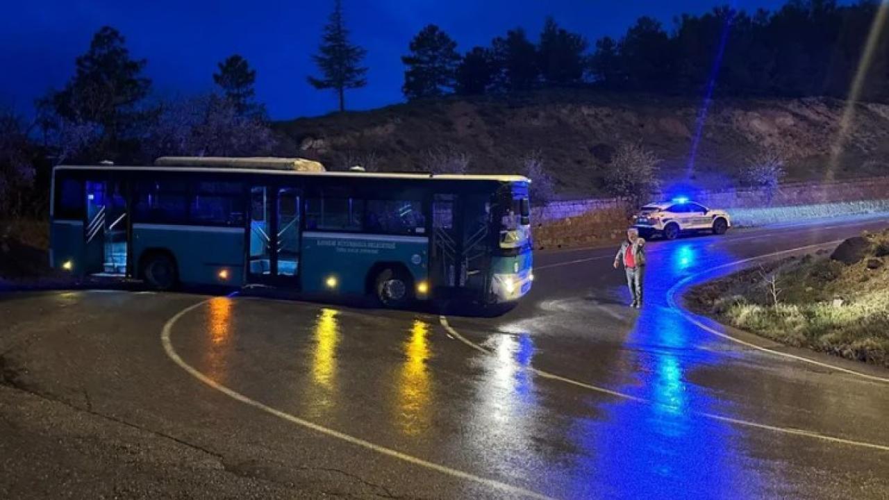 Otobüs çaldı kaza yaptı
