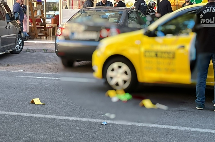 Başından vurulan taksi şoförü yaşamını yitirdi